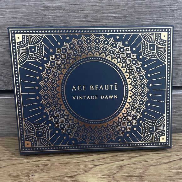 Ace Beaute Vintage Dawn Eyeshadow Palette - Picture 6 of 8